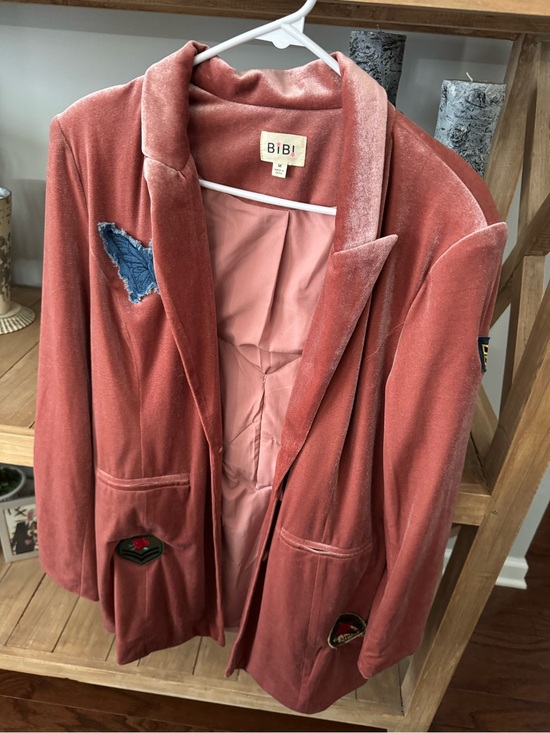 BiBi Jackets & Blazers - BiBi Velvet Blazer in Dusty Rose with Patch Details